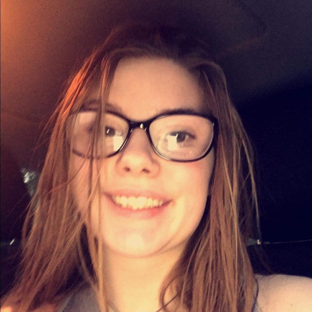 Meet your Posher, Andrea